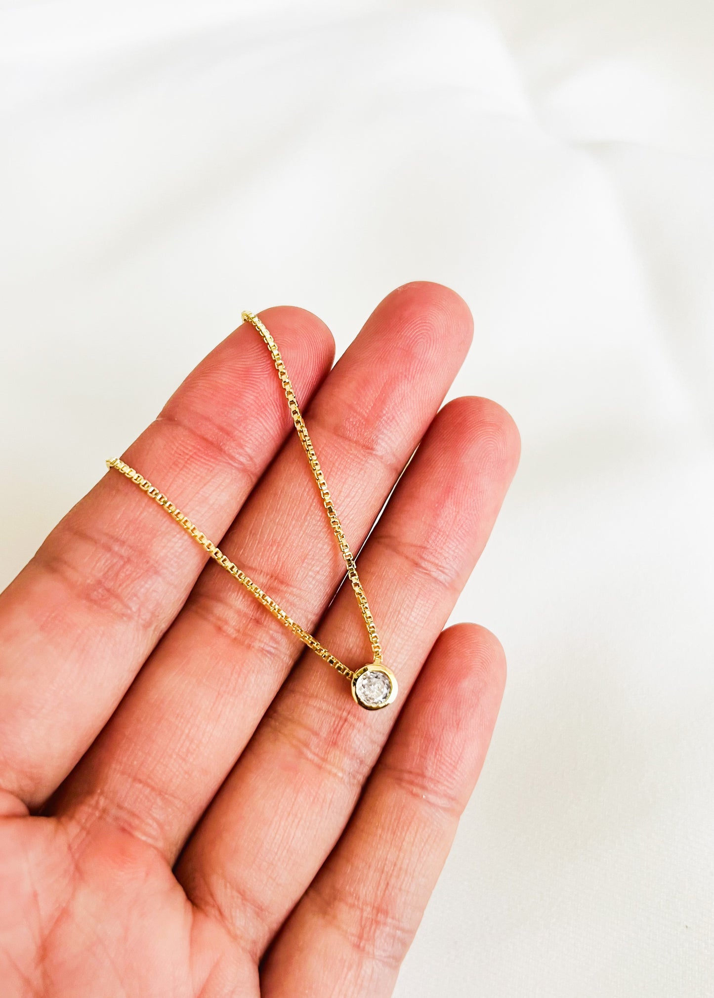 Collar punto de luz Gold