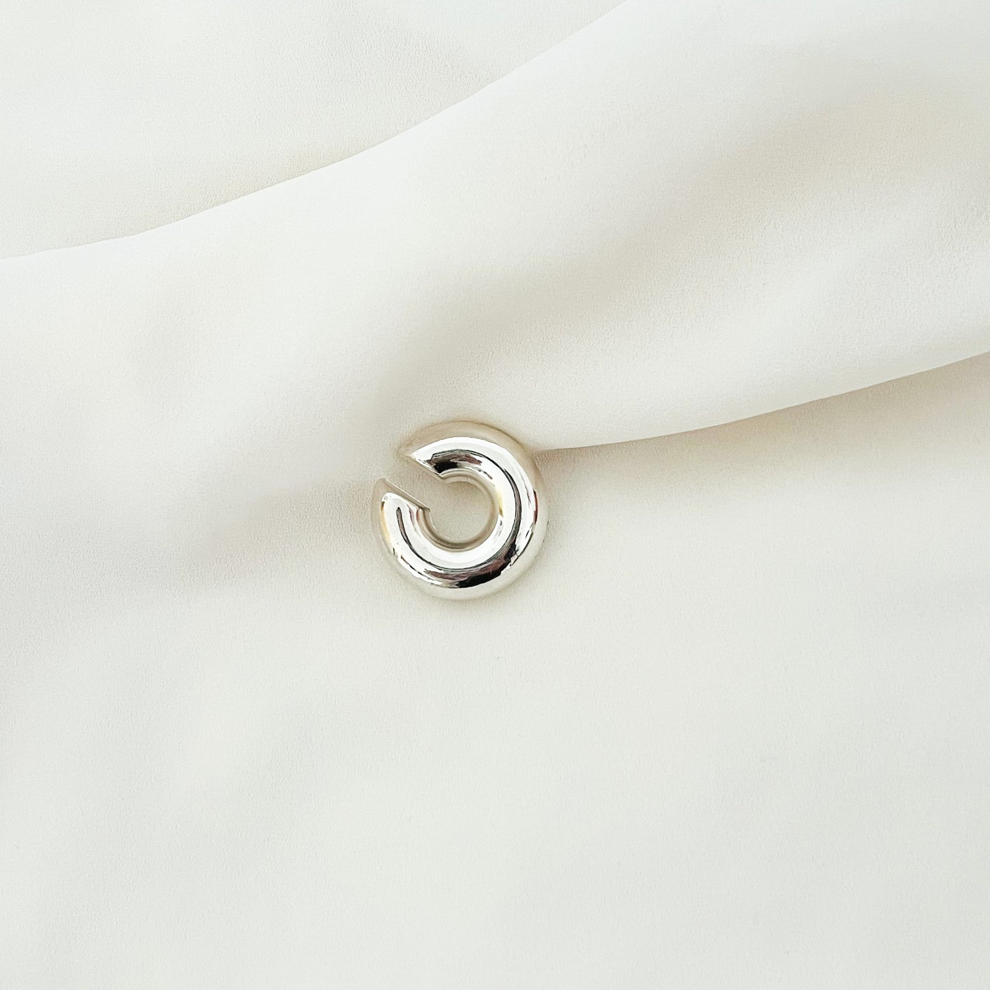 Ear cuff liso