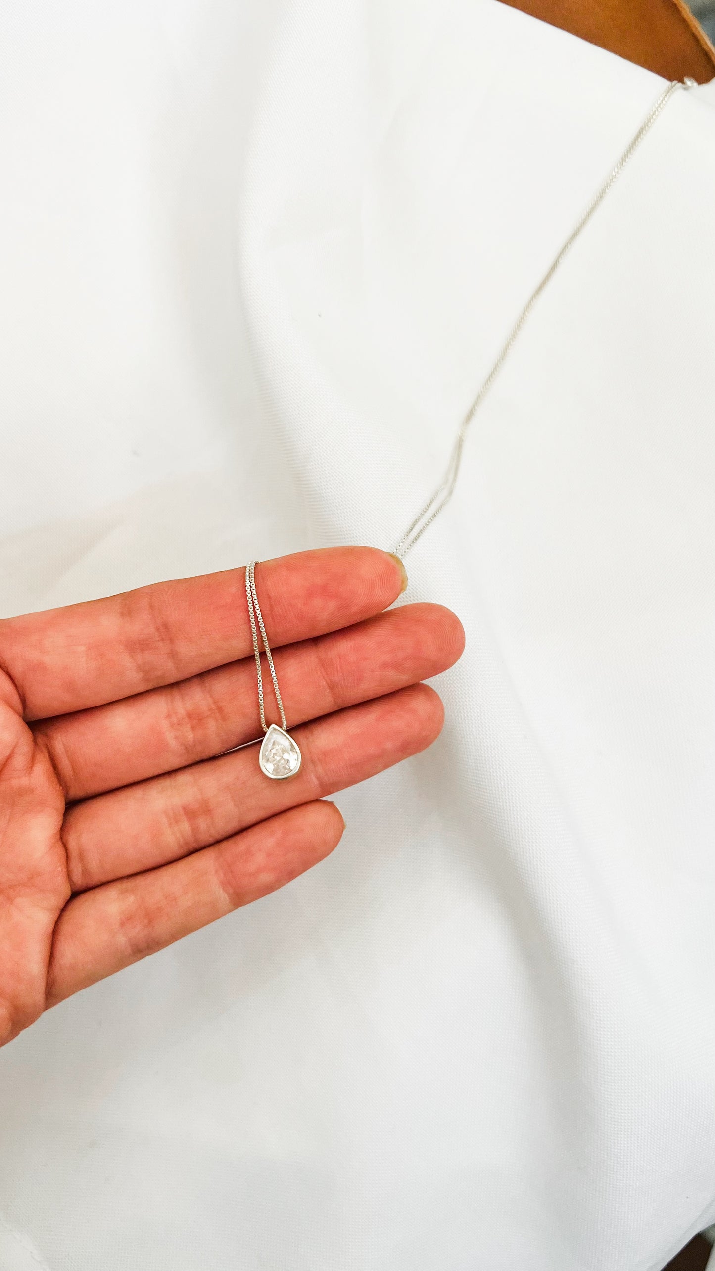 Collar Punto de luz Gota