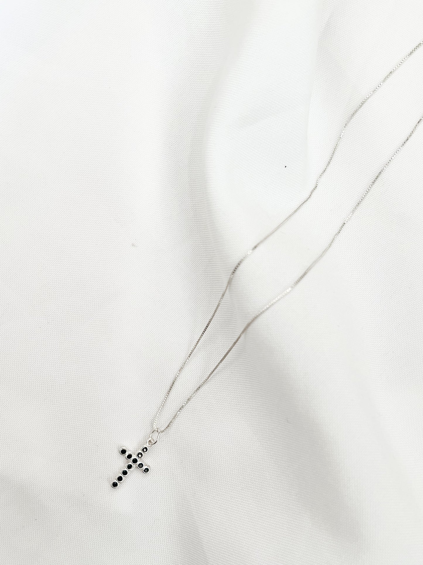 Collar Cruz ónix