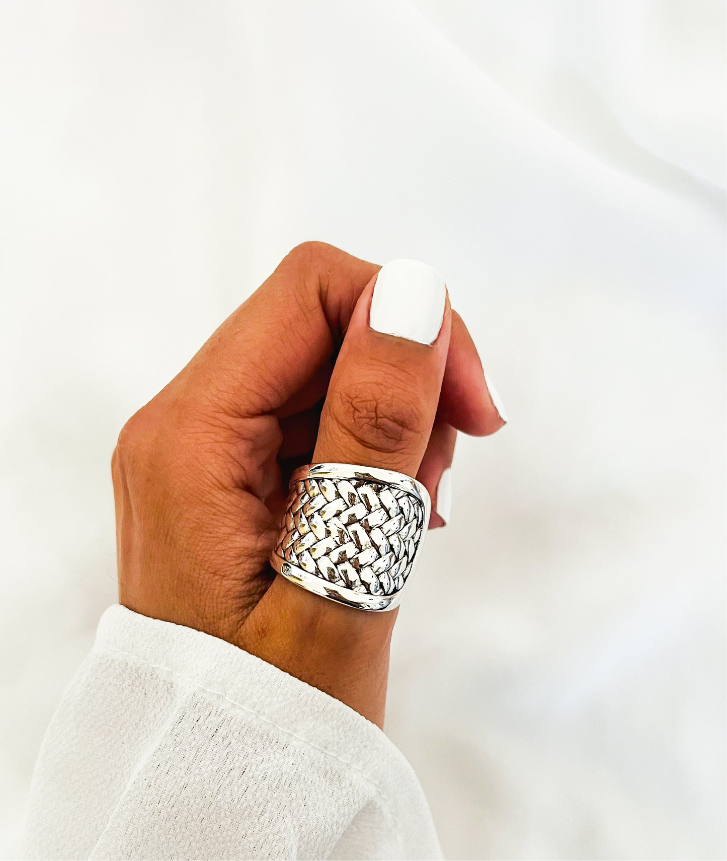 Anillo Tais