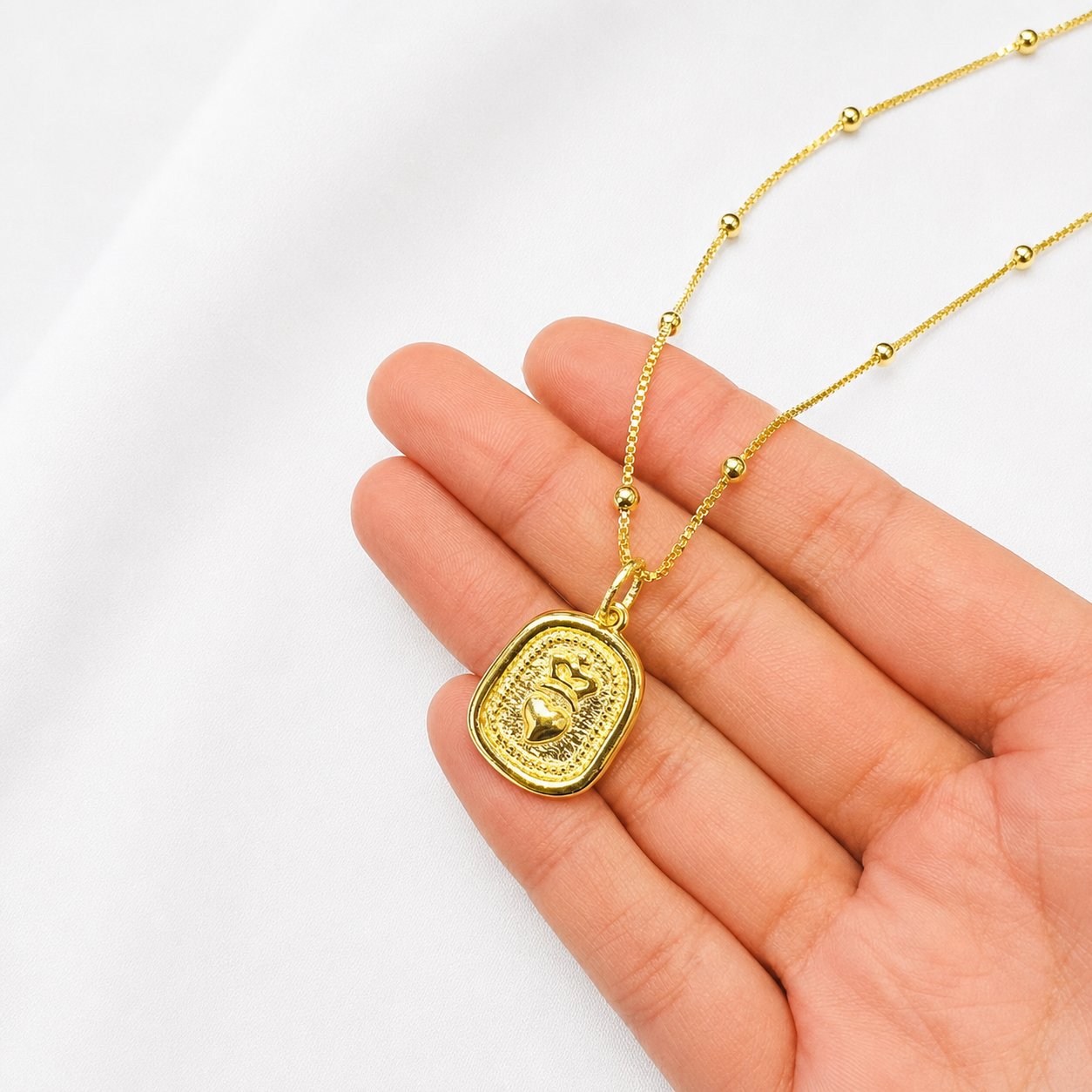 Collar corazón protector gold