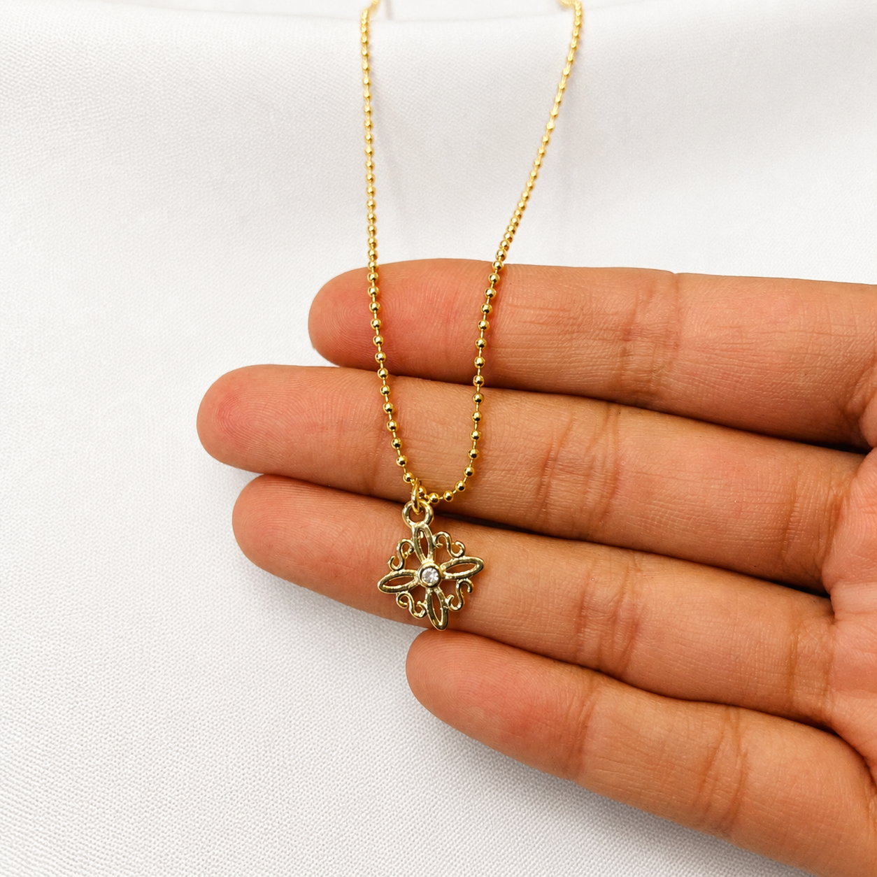 Collar Nudo de bruja gold