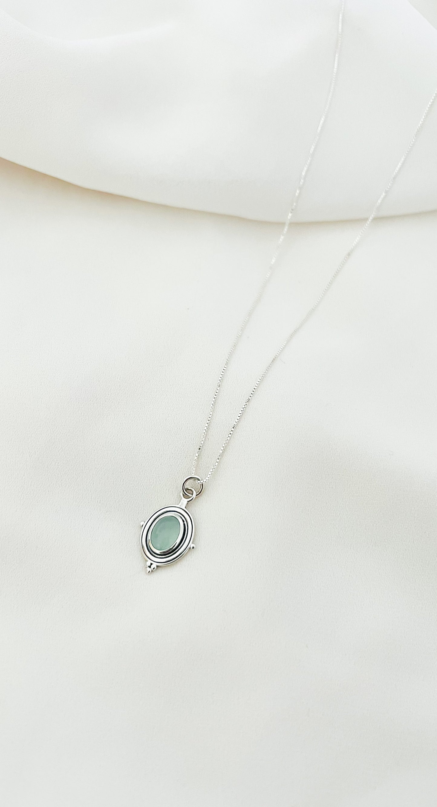 Collar Medalla Calcedonia