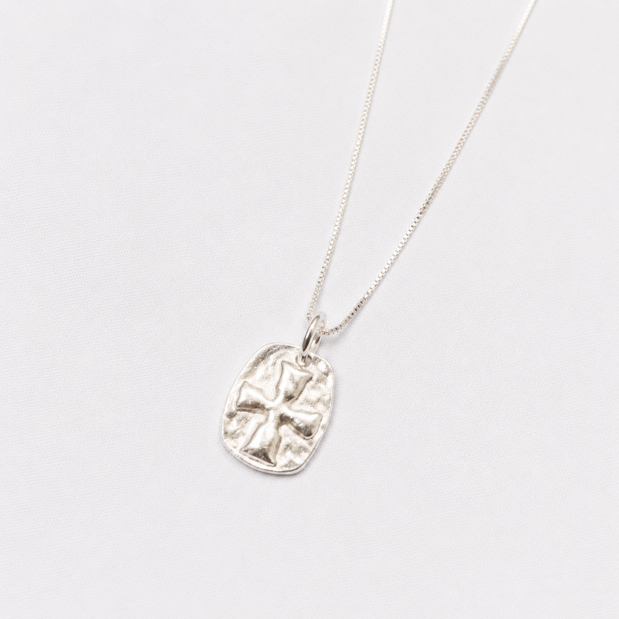 Collar placa cruz
