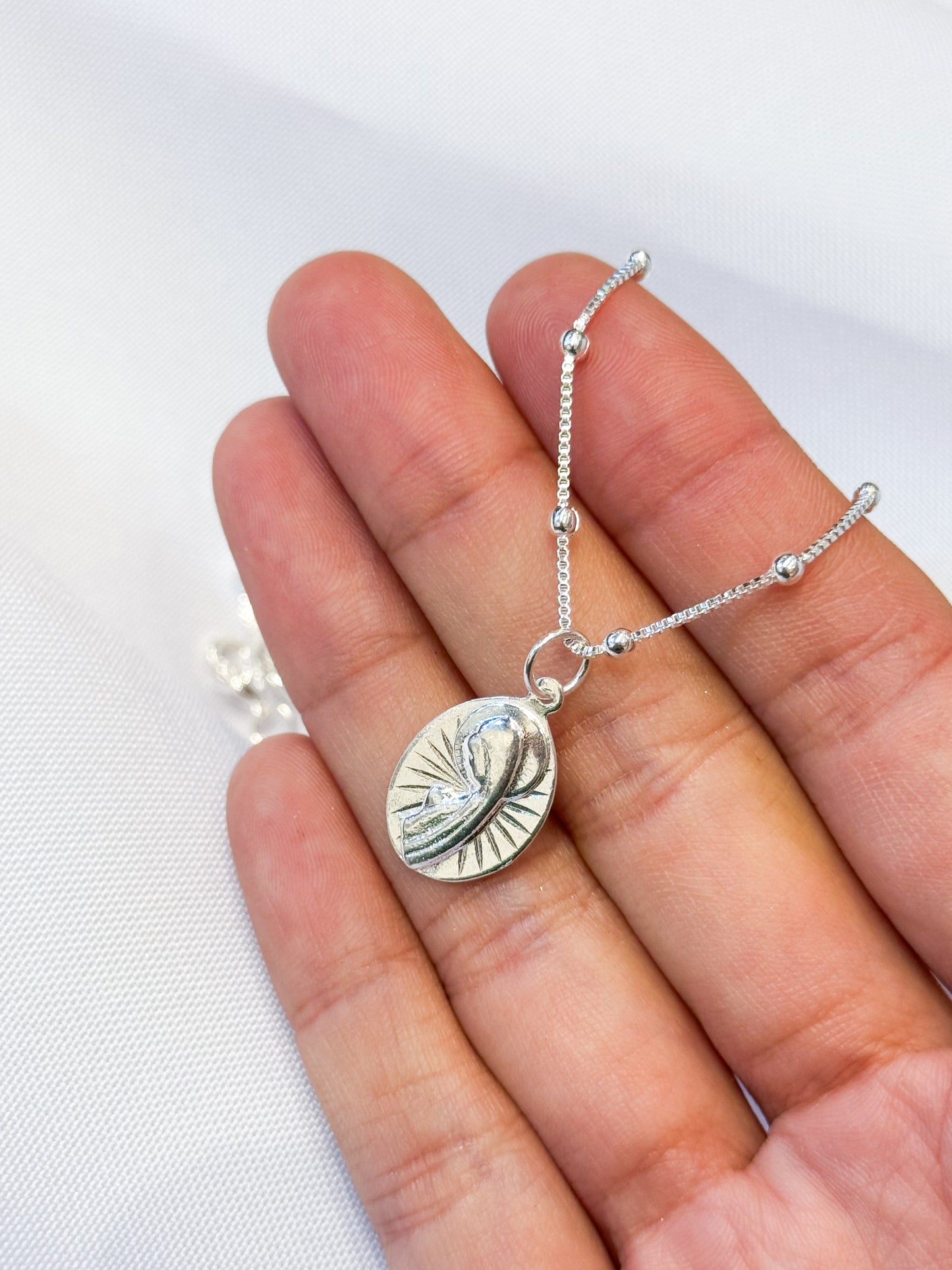 Collar Virgen niña
