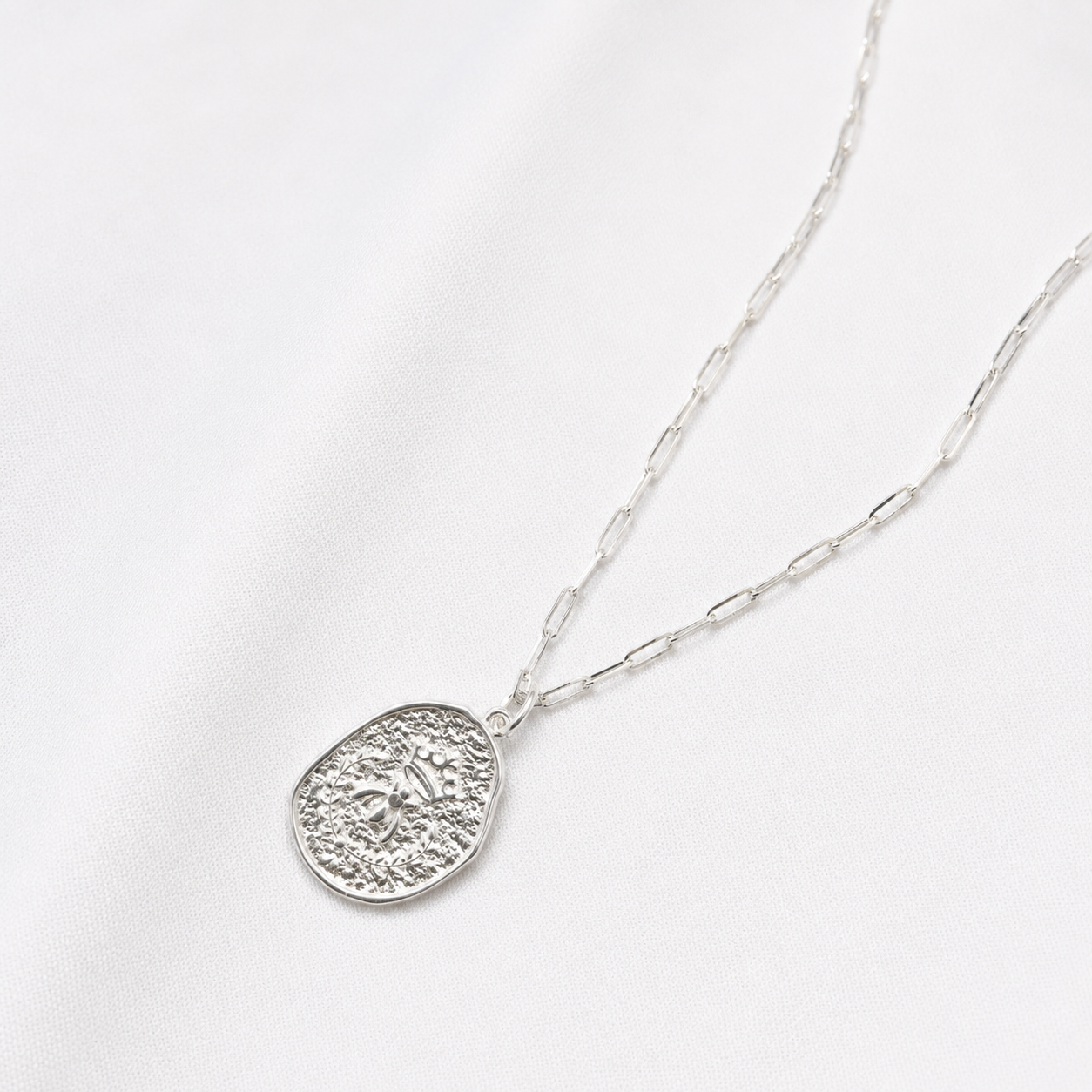 Collar abeja reina