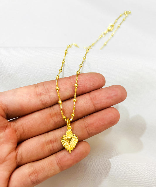Collar corazón protector