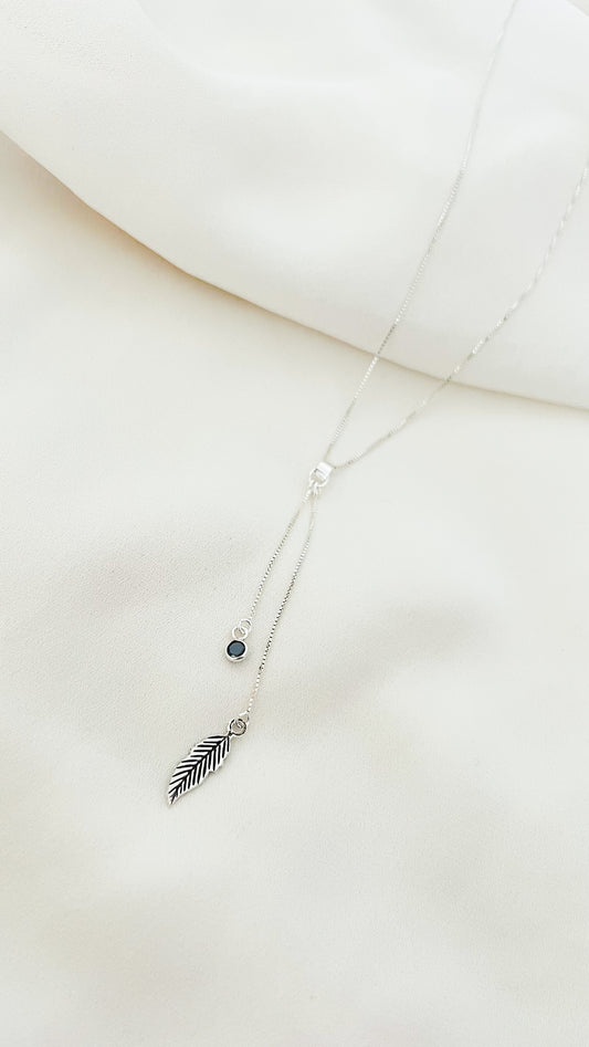 Collar pluma ónix
