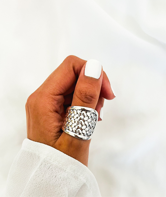 Anillo Tais