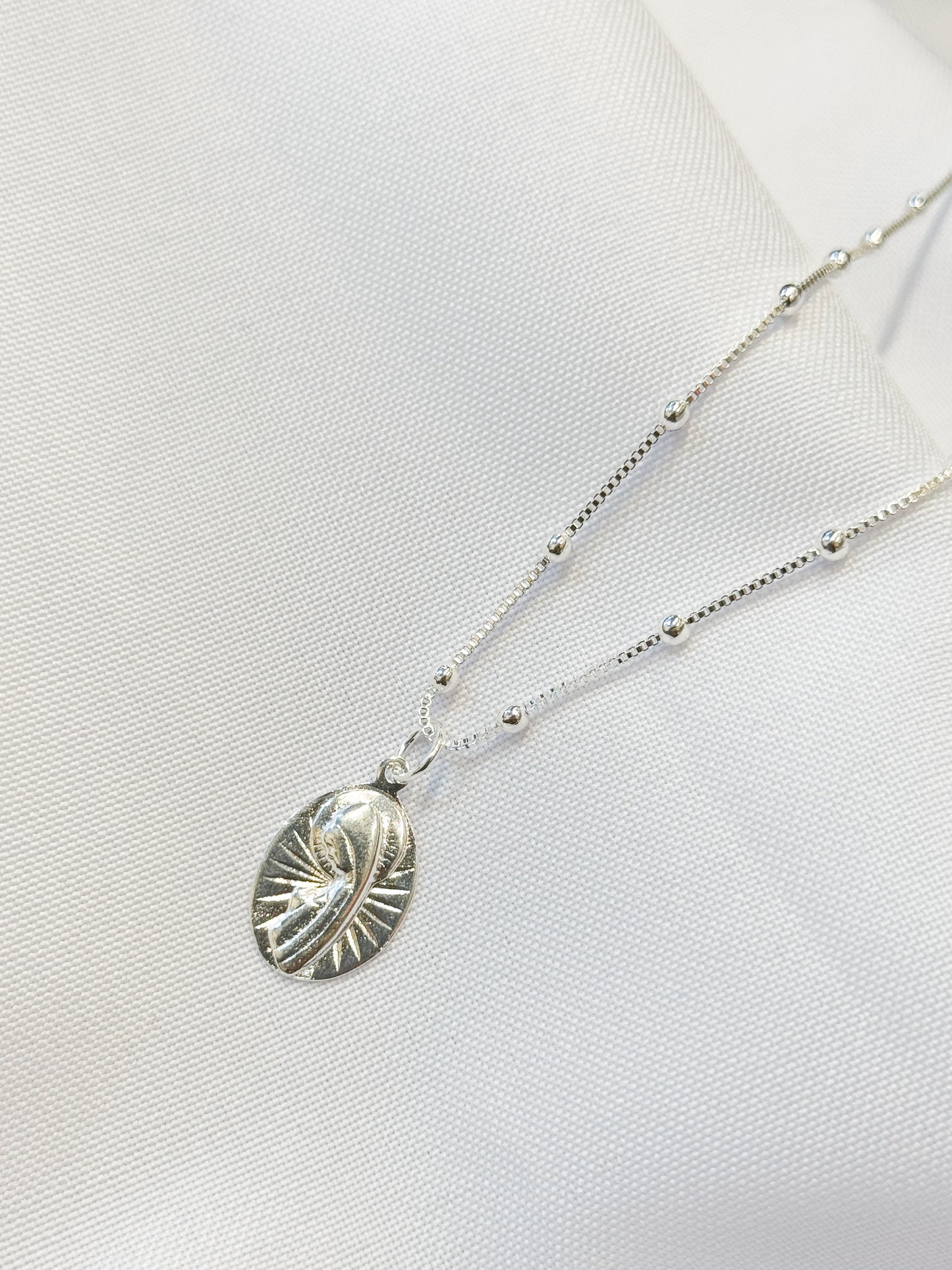 Collar Virgen niña