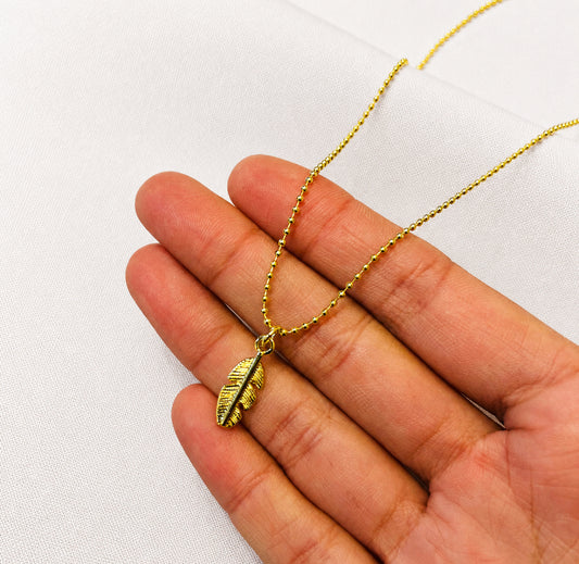 Collar pluma