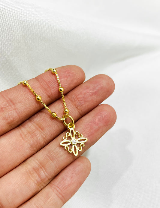Collar Nudo de bruja gold